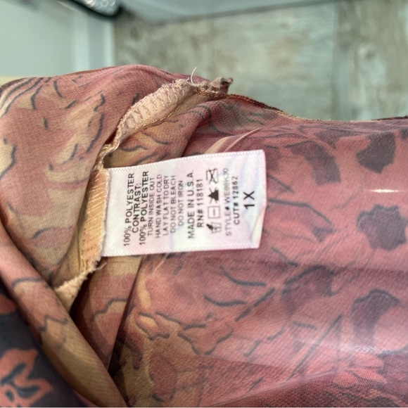 PRINTED‎ Top with Beading Detail - Picture 5 of 5